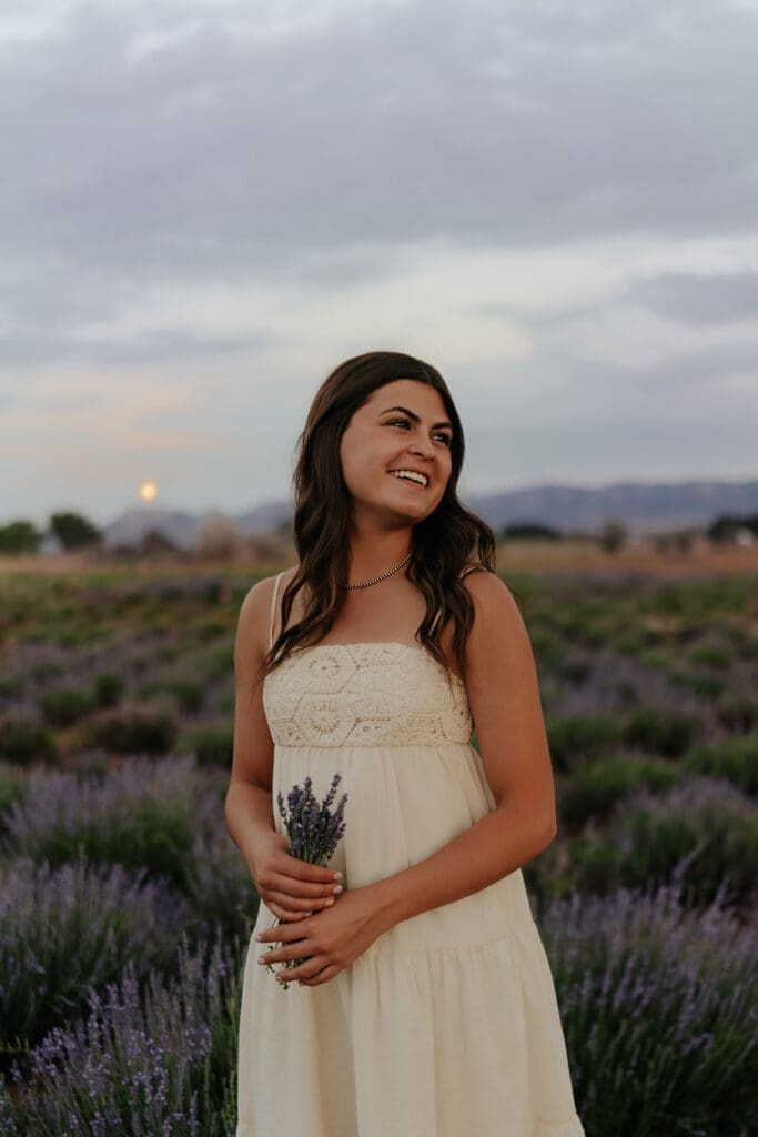 senior photos outdoor in colorado