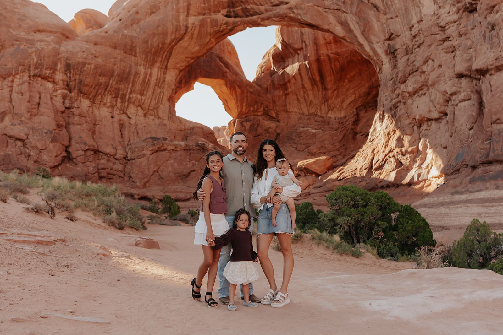 outdoor family photos at Arches National Park in Moab utah. Family of five